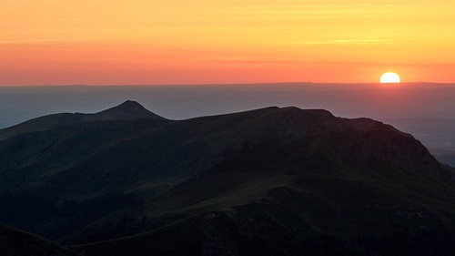 scenery sunset mountain cantal auvergne puymary