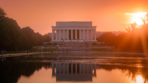 washington dc districtofcolumbia evening sunset dusk lincoln memorial abraham president monument building columns photography outside outdoors urban city architecture statue marble light sunlight sony alpha a7riii ilce7rm3 sel100400gm 100400mm telephoto zoom gmaster gm 14xtc teleconverter fullframe emount