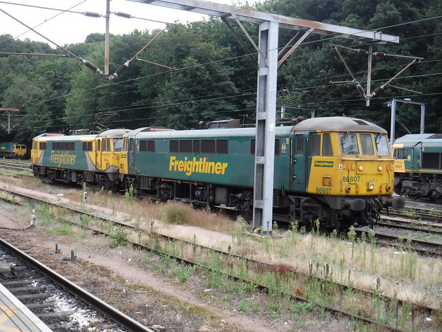 86607 and 86622 in the sidings alongside Ipswich Station.
