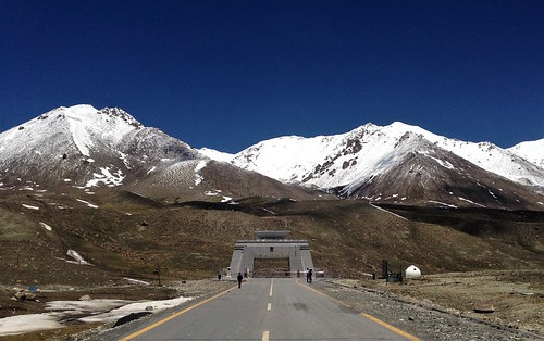 mountains snow border road range khunjerab pass karakoram pakistan china