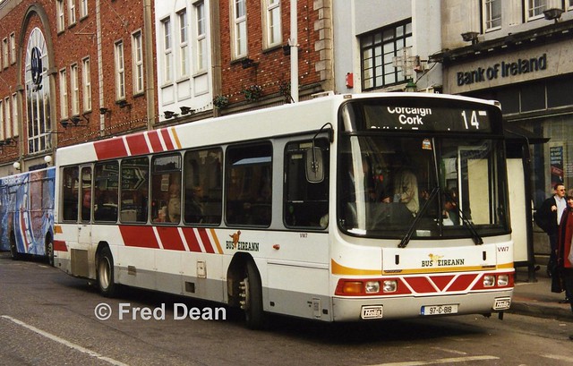 Bus Éireann VW 7 (97-C-818).