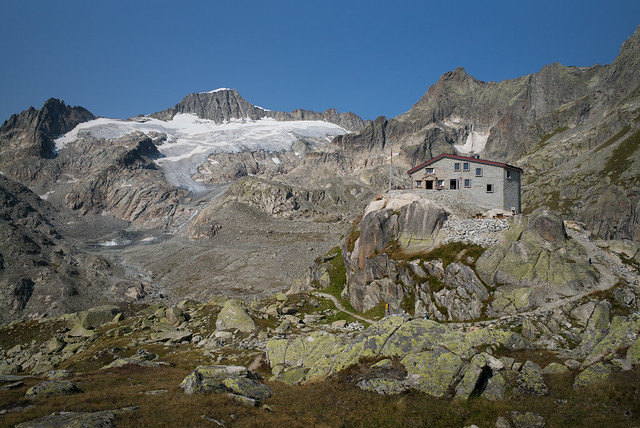 Albert-Heim-Hütte SAC . 2543 metres