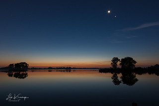 Sunrise Reeuwijkse plassen with the moon and Venus in the sky.