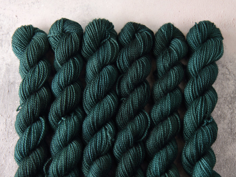 Favourite Sock Minis – pure Merino wool superwash 4 ply / fingering hand dyed yarn 20g miniskeins – ‘Spirulina’