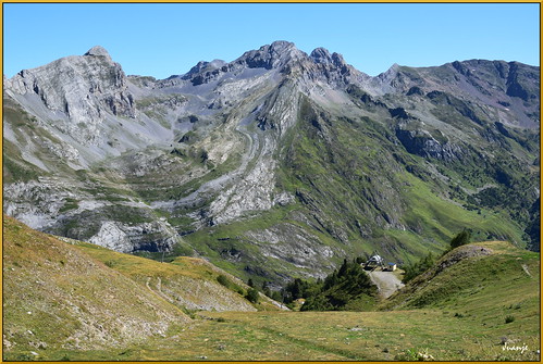 2020 laruns francia france europa europe europeanunion unióneuropea pirineos montaña mountain paisaje landscape