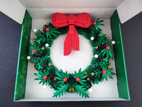 LEGO Seasonal Christmas Wreath (40426)