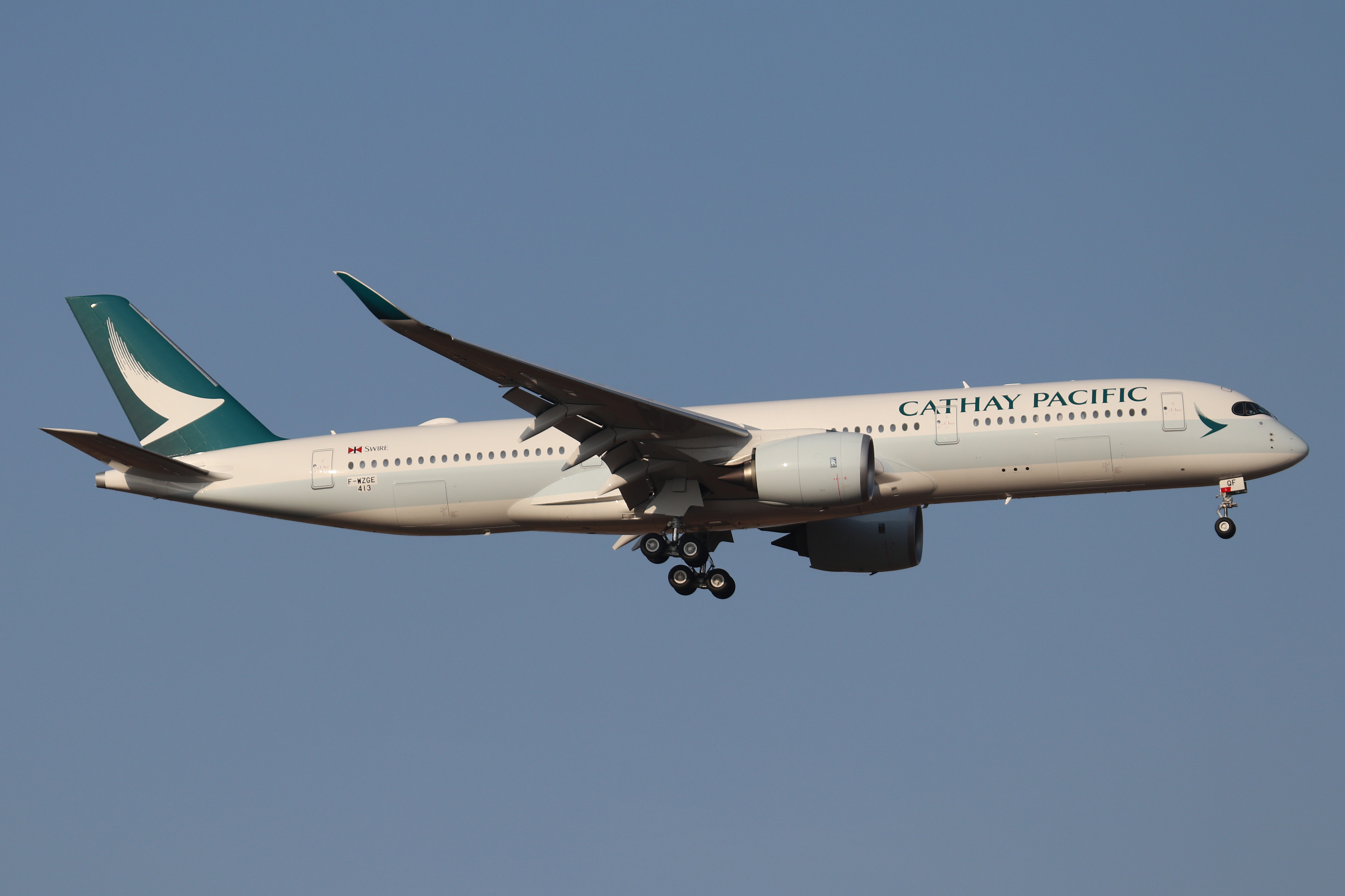 CATHAY PACIFIC   AIRBUS A 350   F-WZGV 