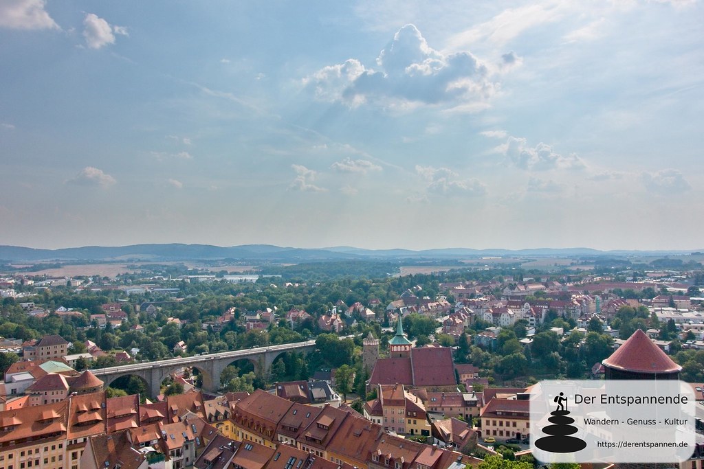 Blick auf Bautzen mit Friedensbrücke und Türmen