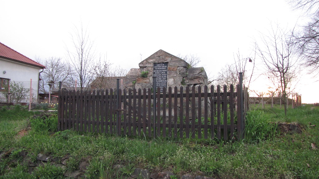 pomník obětem 1. světové války ve Březí