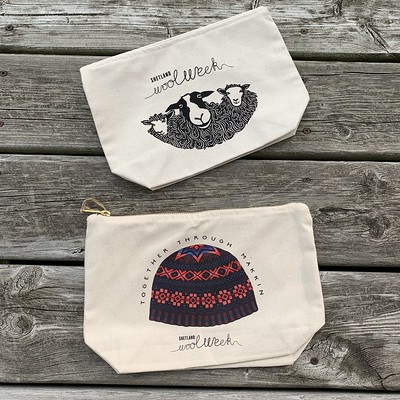 The last two winners for the LYS Day draws won these Shetland Wool Week project bags!