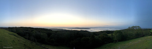 mikeashworthcollection grangeoversands morecambebay lancashire cumbria riverkent hills estuary landscape landscapephotography sunrise autumnsunrise hampsfieldfell hampsfell hospiceofhampsfell arnside colours sun dawn morninglight clear weather pennines