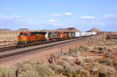 bnsf ge es44c4 locomotive warbonnet freighttrain train railroad transcon gallupsub holbrook arizona