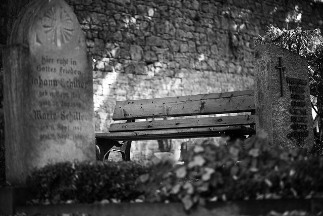 Friedhofsbank / Cemetery bench