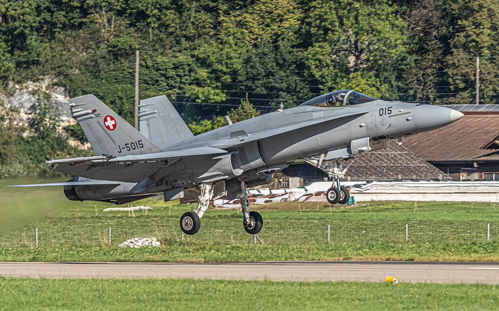 LSMM / SwissAirForce / Boeing F/A-18C Hornet / J-5015