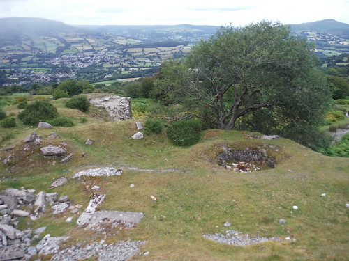 Limekiln, Darren/Mynydd Llangatwg SWC Walk 370 Crickhowell Circular via Mynydd Llangatwg and Craig y Cilau