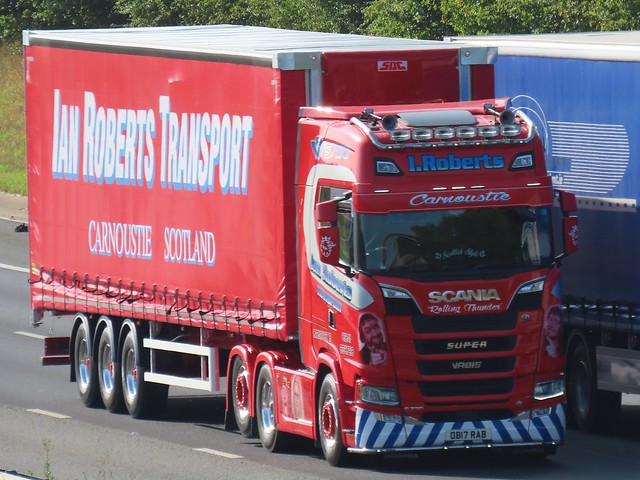 Ian Roberts Transport, Scania S730 V8 (OB17RAB) On The A1M Northbound
