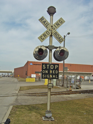 railroadcrossing crossingsignal gradecrossing crossbuck crossing