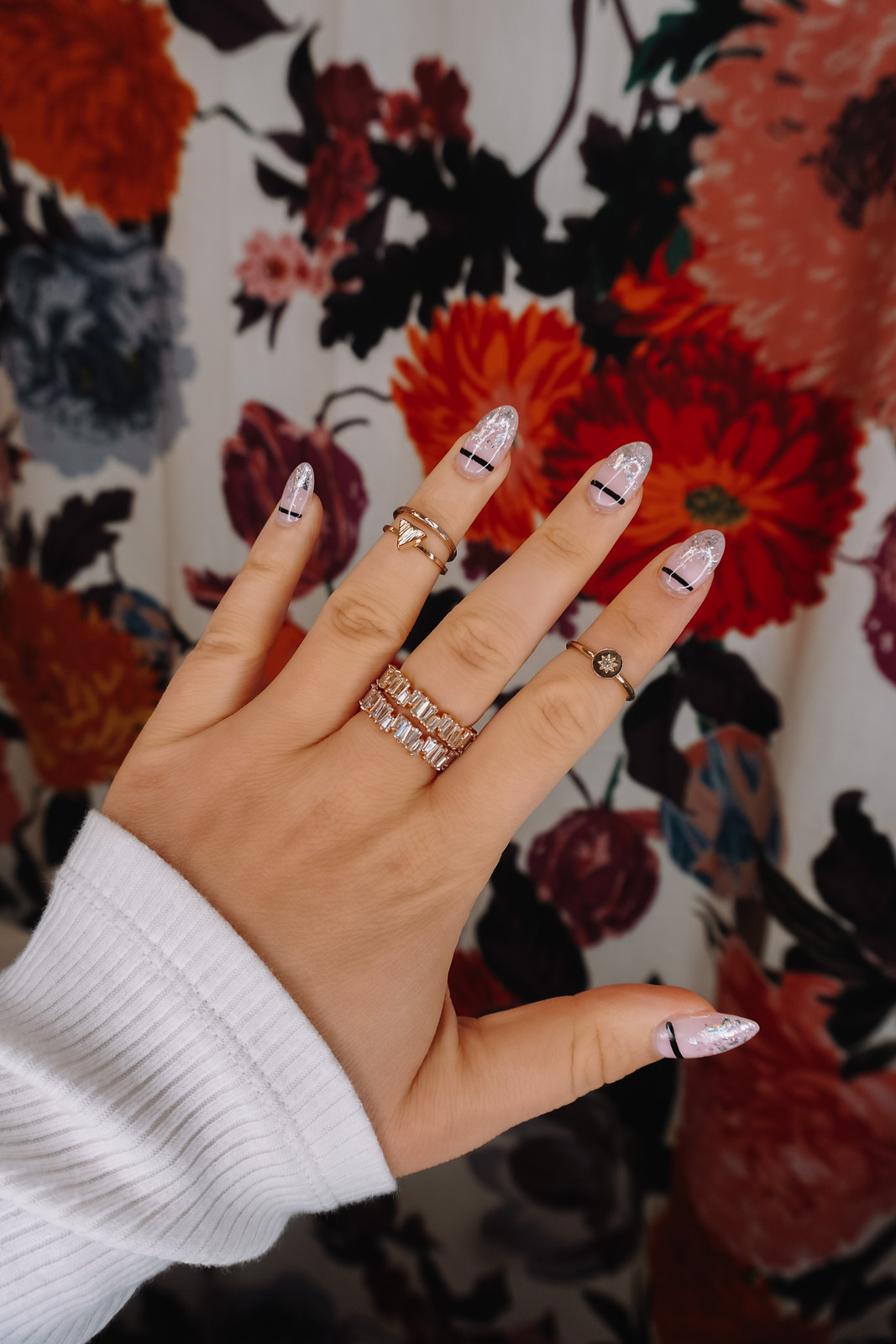Manicure of the Month: Silver Foil Nails | New Years Eve Manicure Ideas | Edgy Nail Art | Minimal Nail Design | Fall Nails | Autumn Nails Acrylic 
