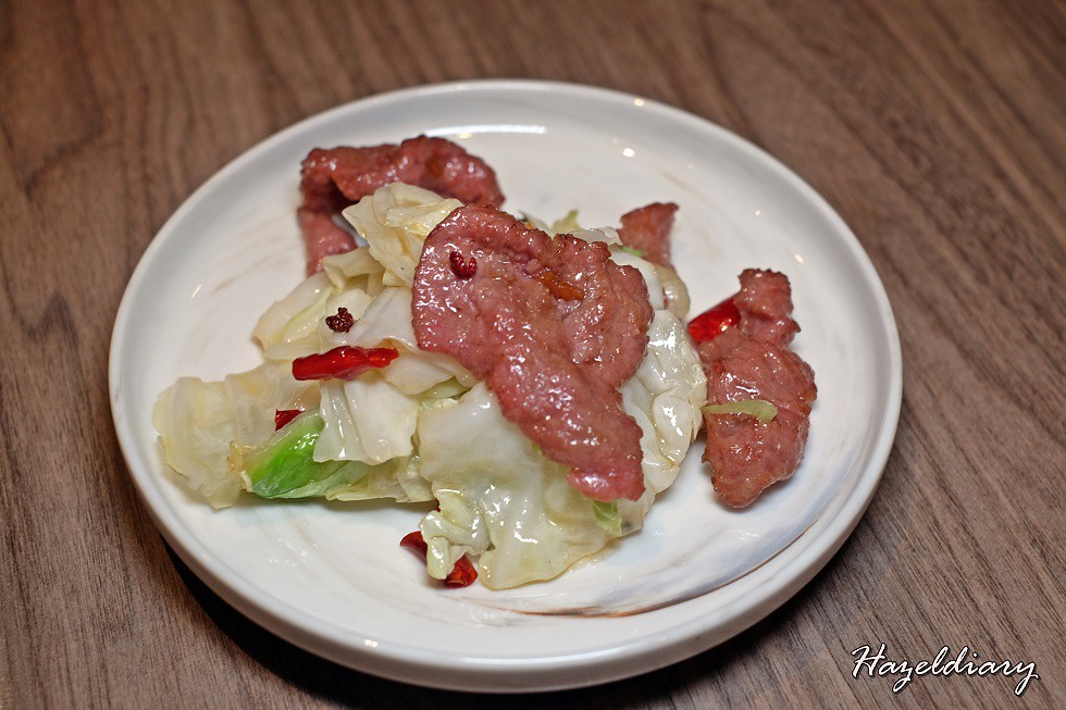 Stir-Fried Organic Cabbage with Sliced Beef and Dried Chilli -Si Chuan Dou Hua UOB Plaza