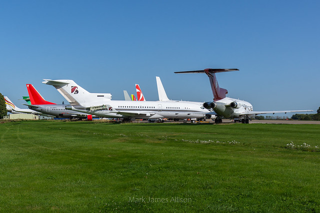 Boeing 727s at Kemble