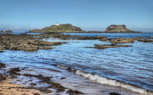 scotland firthofforth yellowcraig fidraisland rocks beaches coast lighthouses