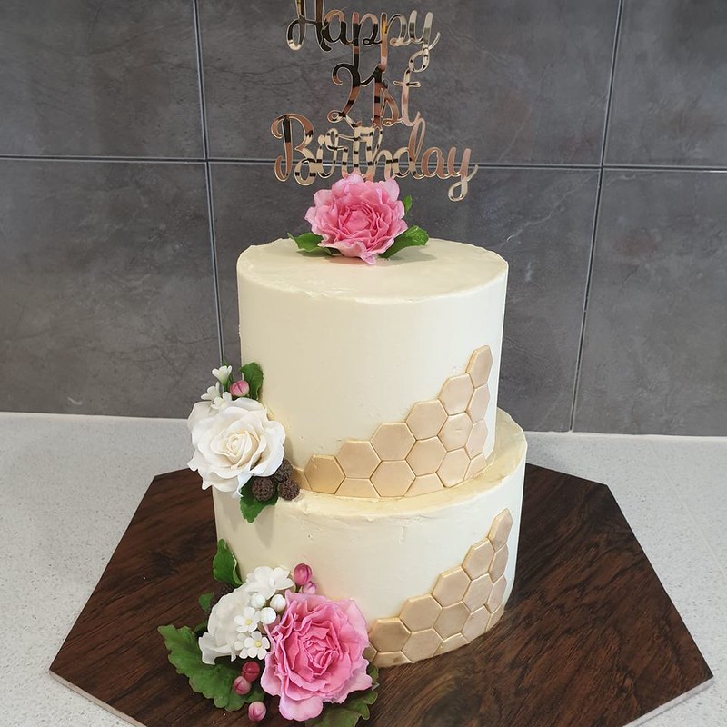 Cake by LIttle Cake Cottage