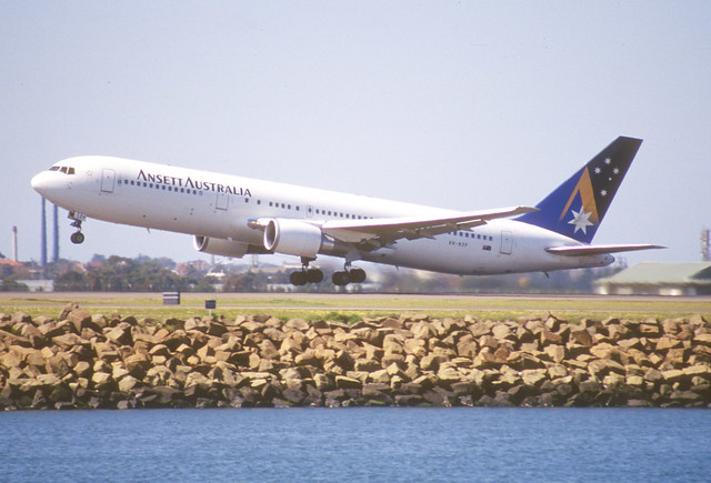 70ck - Ansett Australia Boeing 767-300; VH-BZF@SYD;04.09.1999