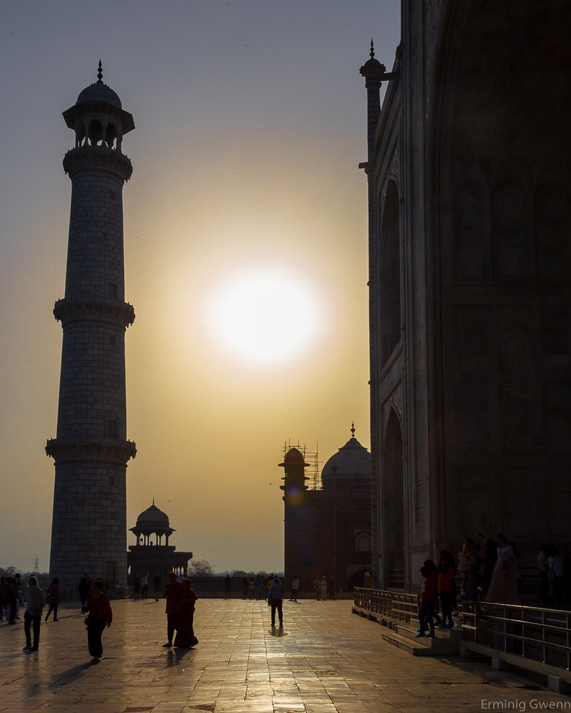 Le minaret - Taj Mahal, Agra, India.