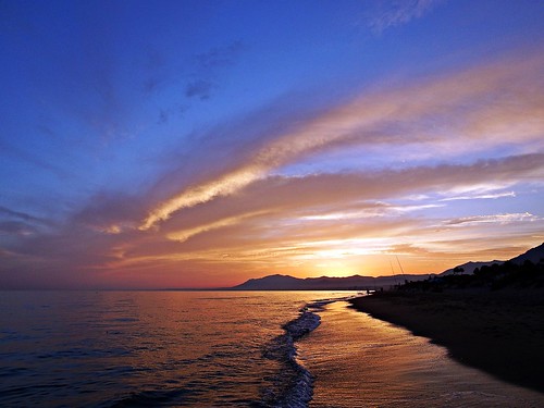andalucia atardecer marbella málaga mar mediterráneo costadelsol cielo españa spain sunset sol nubes orilla ocaso