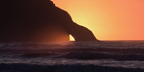 newzealand goldenbay whararikibeach sunset waves arch shiningthrough through orb balloffire mist nikond810a sigma120300mmf28 dxophotolab2