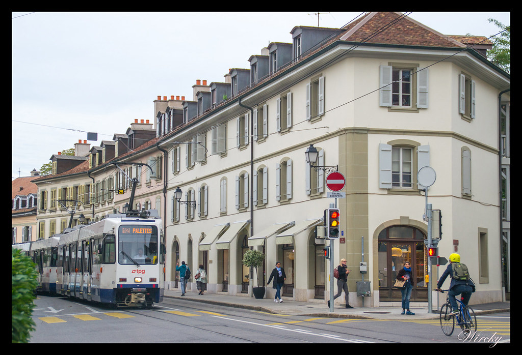 Tranvía en la Rue Ancienne de Carouge