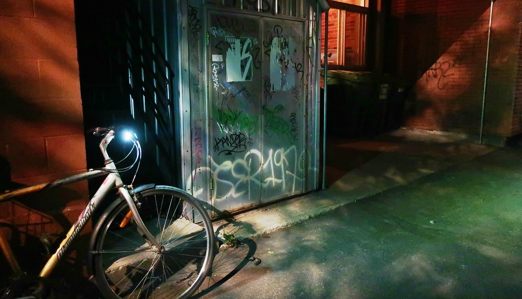 Mon vélo frétille à l'idée d'une petite balade nocturne