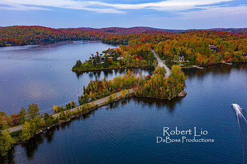 Fall colors of Esterel | Quebec | Robert Lio | Flickr
