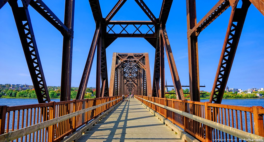 Bill Thorpe Walking Bridge | The Fredericton Railway Bridge / #CanadaDo / Best Things to Do in Fredericton