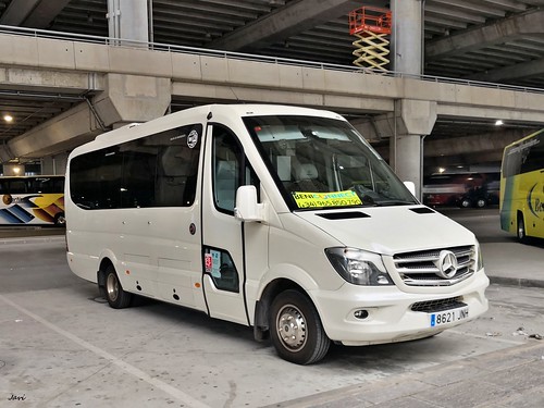 autobus bus transporte viajeros carretera españa europa movilidad beniconnect 8621jnh