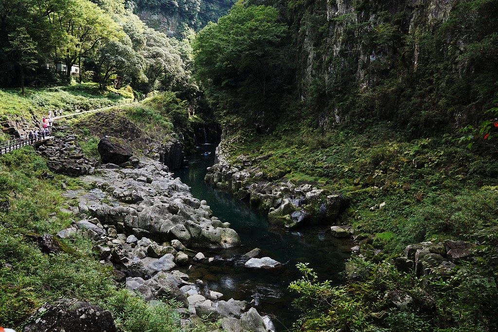 Climbing up the trail to Takachiho Gorge