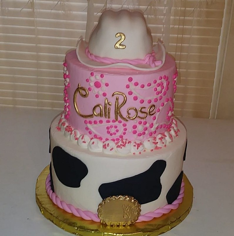 Cake by DeeAnn's Cakes