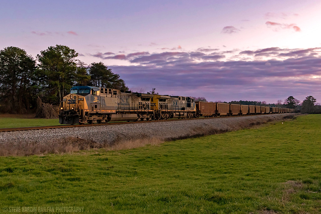 CSX W104-28 @ Rydal, GA | January 31, 2020: A pair of YN2 pa… | Flickr