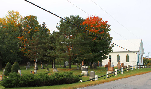 quebec canada church religiousbuilding église fall autumn automne québec monteregie montérégie cemetery cimetière