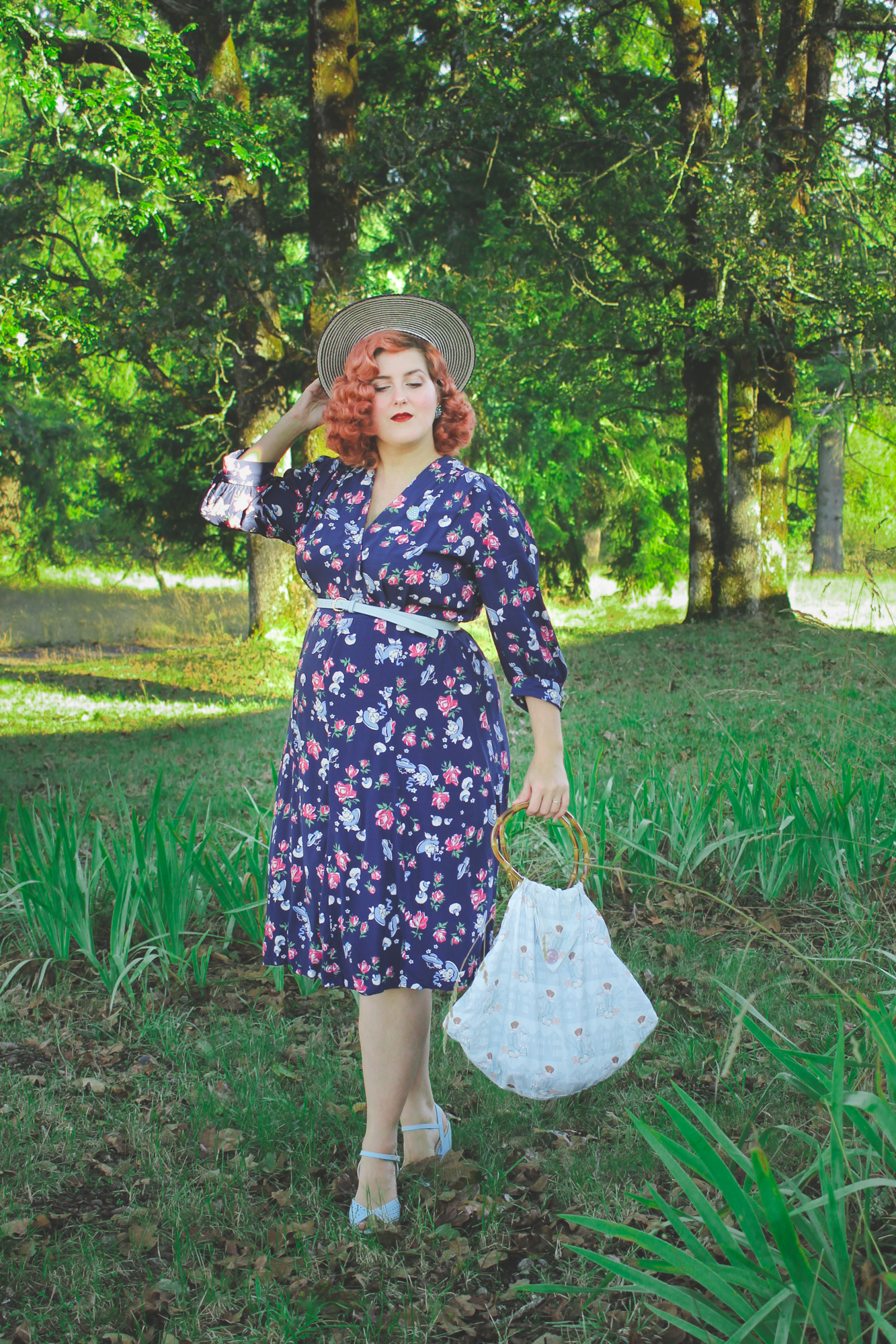 1940s novelty print lady head dress