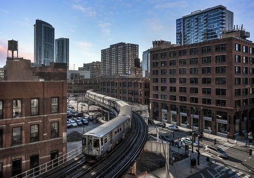 fullframe reinaroundtheglobe reiniersnijders chicago downtown illinois theloop train buildings architecture