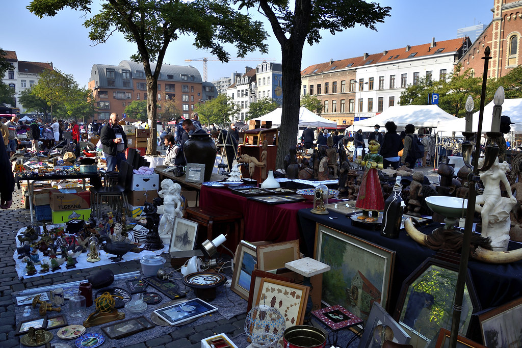 BRUSSELS FLEA MARKET | The official name of the square is 