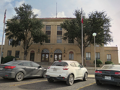 architecture smalltown courthouse texas pecos flags