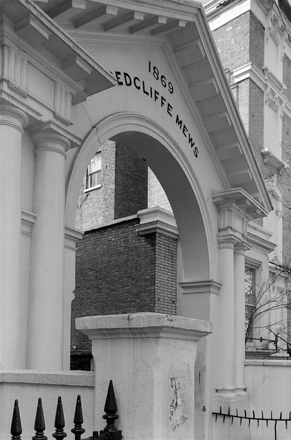 Redcliffe Mews, Harcourt Terrace, Chelsea, Kensington & Chelsea, 1988 88-4n-14-positive_2400