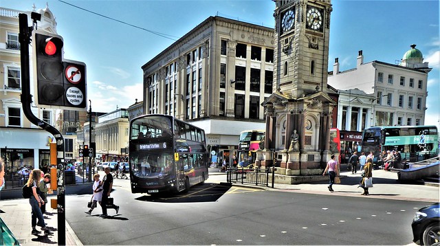 Brighton & Hove Bus 550 Swings Round The Clock Tower in Brighton City Centre.