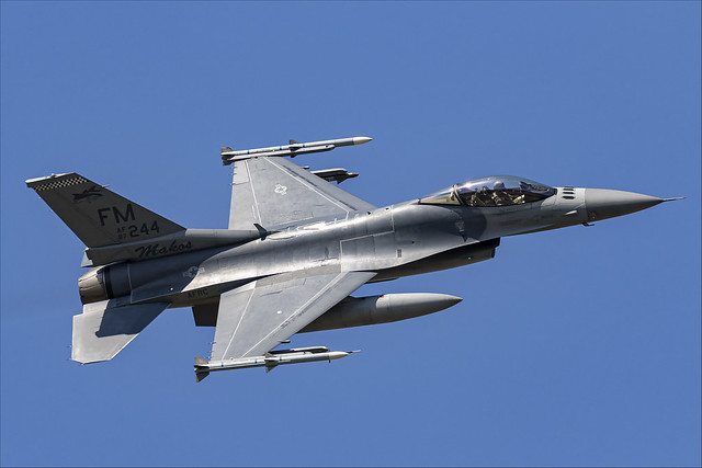 General Dynamics F-16C Fighting Falcon - 54