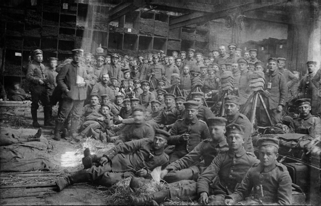 24th Infantry Regiment: The 3rd Company in quarters during march at the end of April 1916 - Infanterie-Regiment Nr. 24: Die 3. Kompanie in der Unterkunft auf dem Marsch Ende April 1916