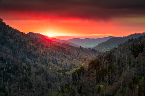 nationalpark gatlinburg tn tennessee smoky greatsmokymountains scenic sunset mortonsoverlook smokies smokys outdoors nature explore nikon d850 smokymountains appalachians appalachian travel mountains telephoto usa parks overlook northcarolina nc cherokee scenery landscape photography outdoorphotographer