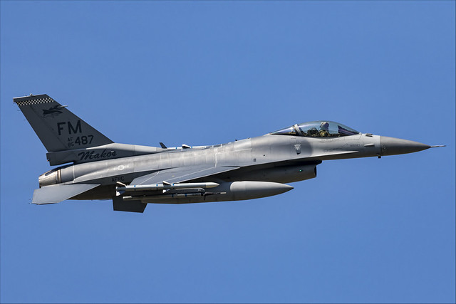 General Dynamics F-16C Fighting Falcon - 39