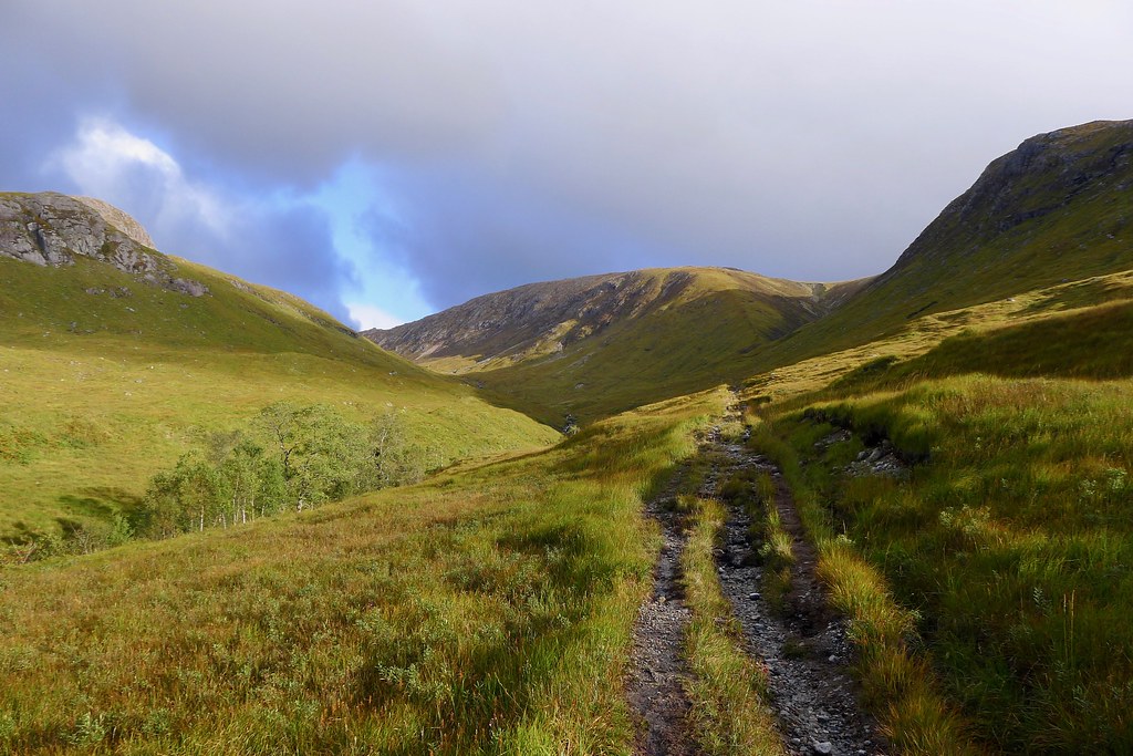 Track into Coire Toaig
